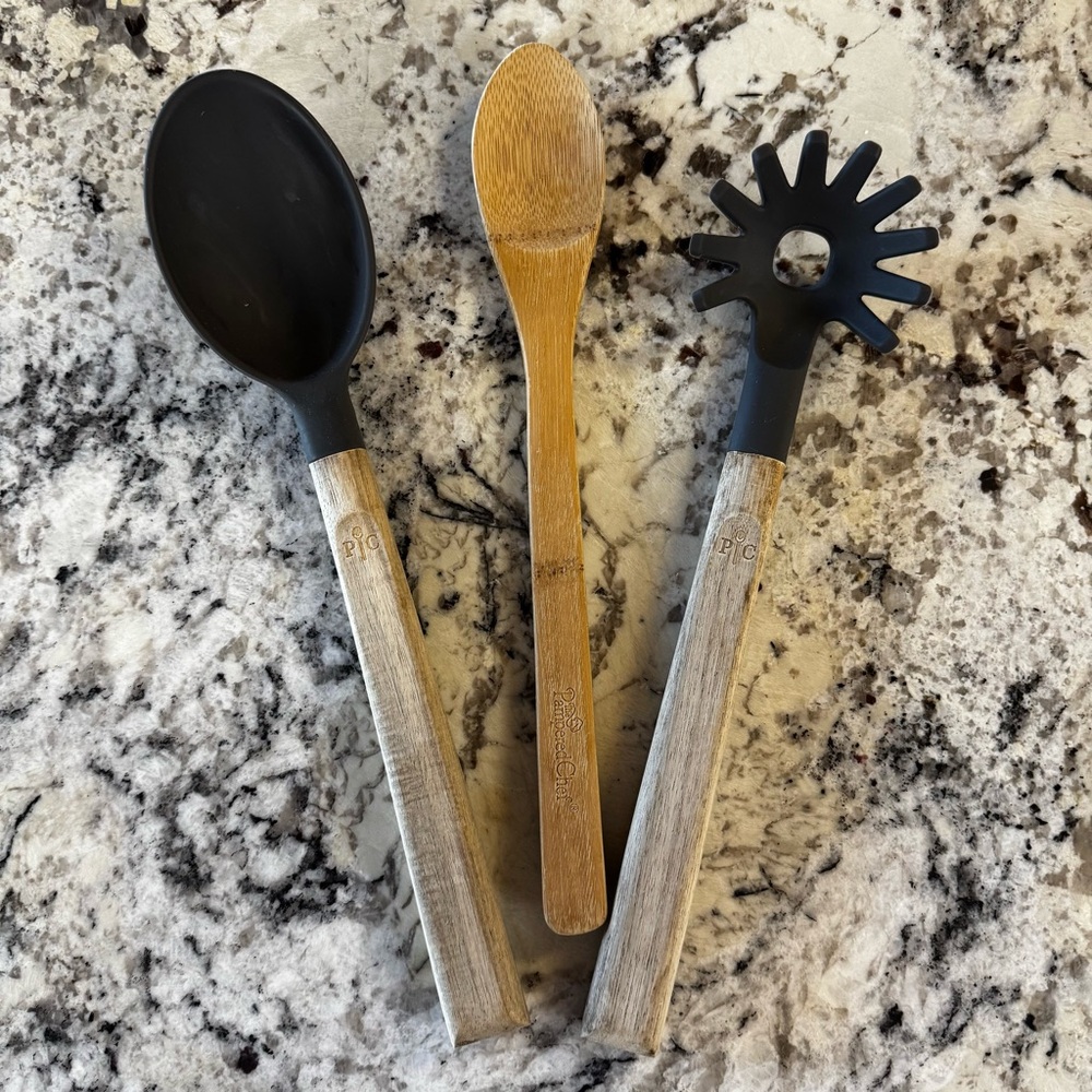 Pampered Chef SILICONE & WOOD/BAMBOO UTENSIL - Picture 1 of 3